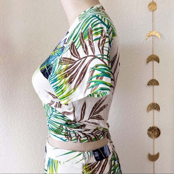 AAKAA Leaf Print Crop Top and Maxi Skirt Two Piece Set - Picture 6 of 16